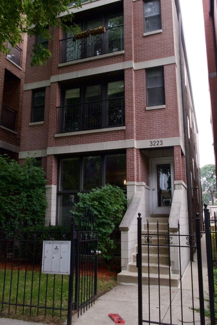 3223 N Racine Avenue 1 — photo