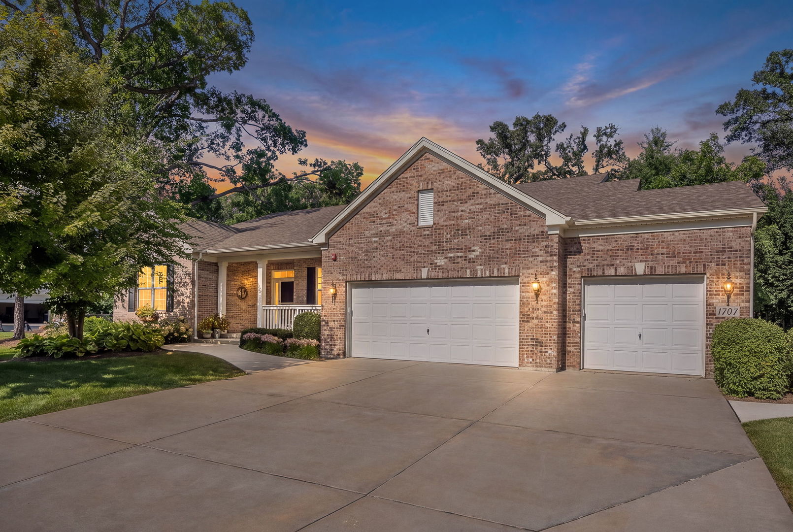 1707 Pondview Drive — photo