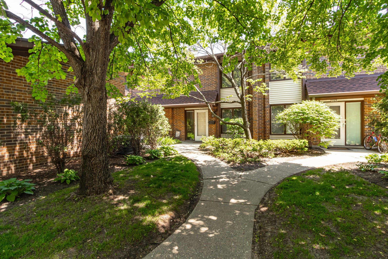 1071 Deerfield Place — photo