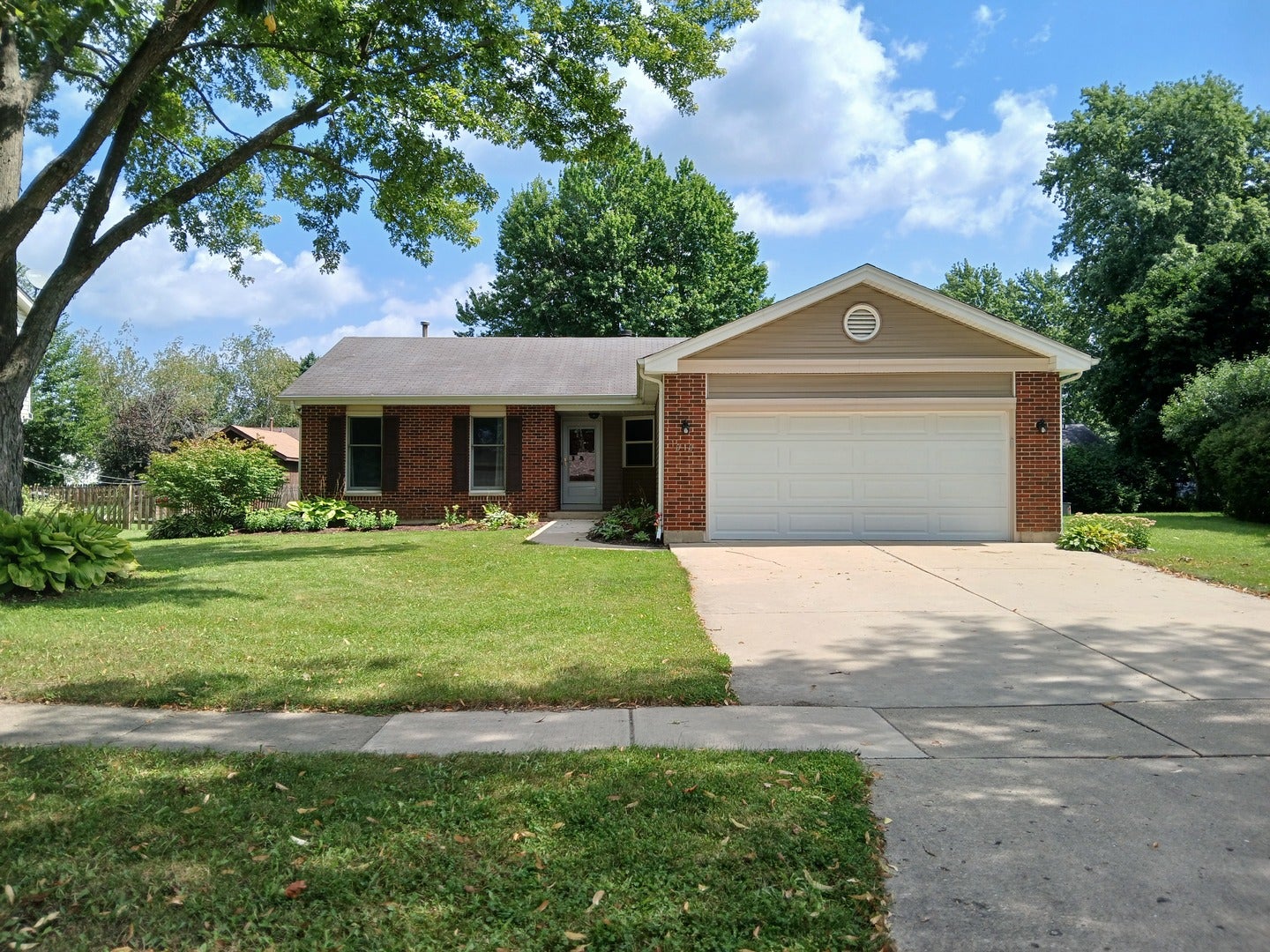 1010 Fox Run Lane — photo