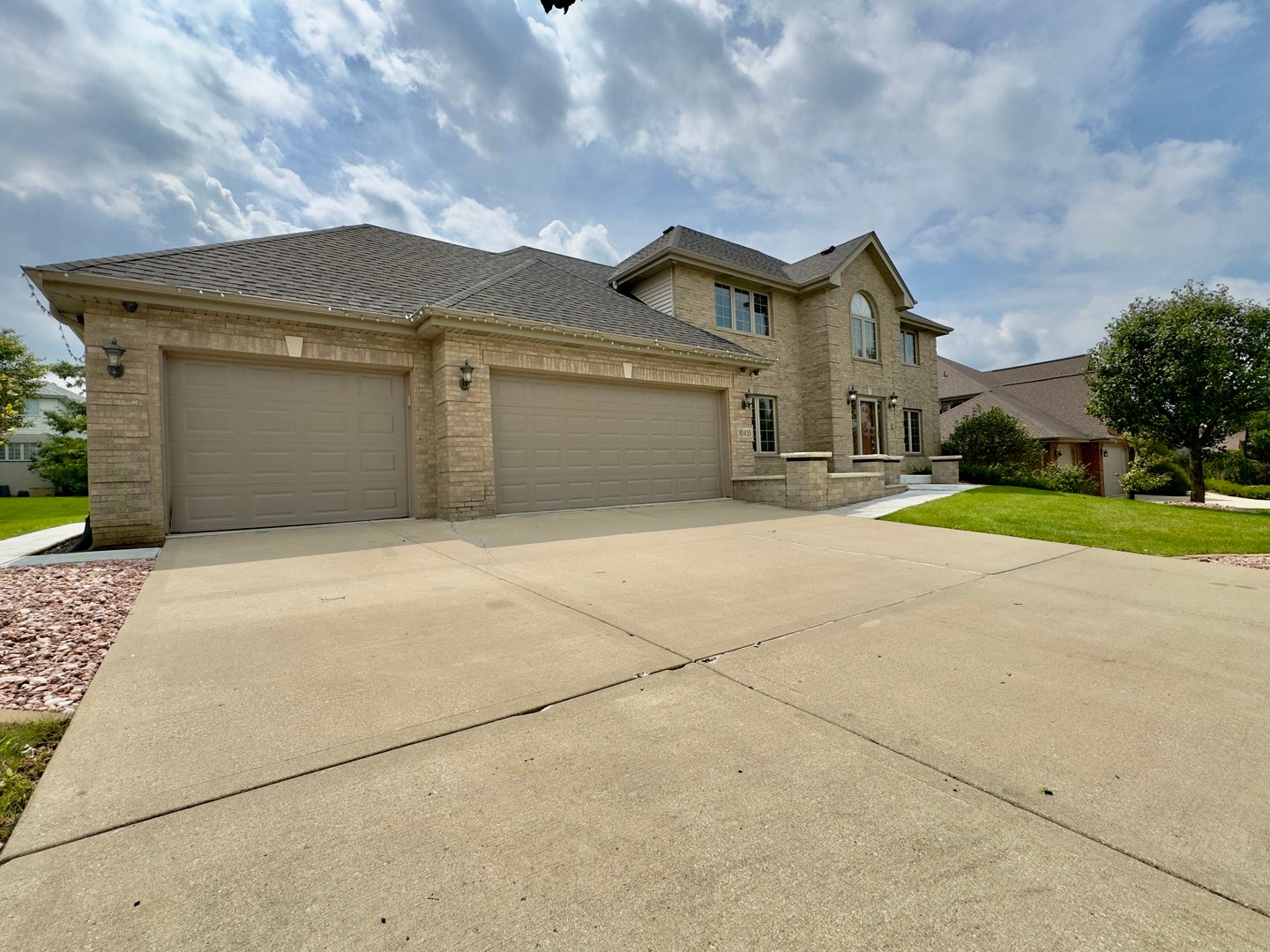 10433 Amber Lane — photo
