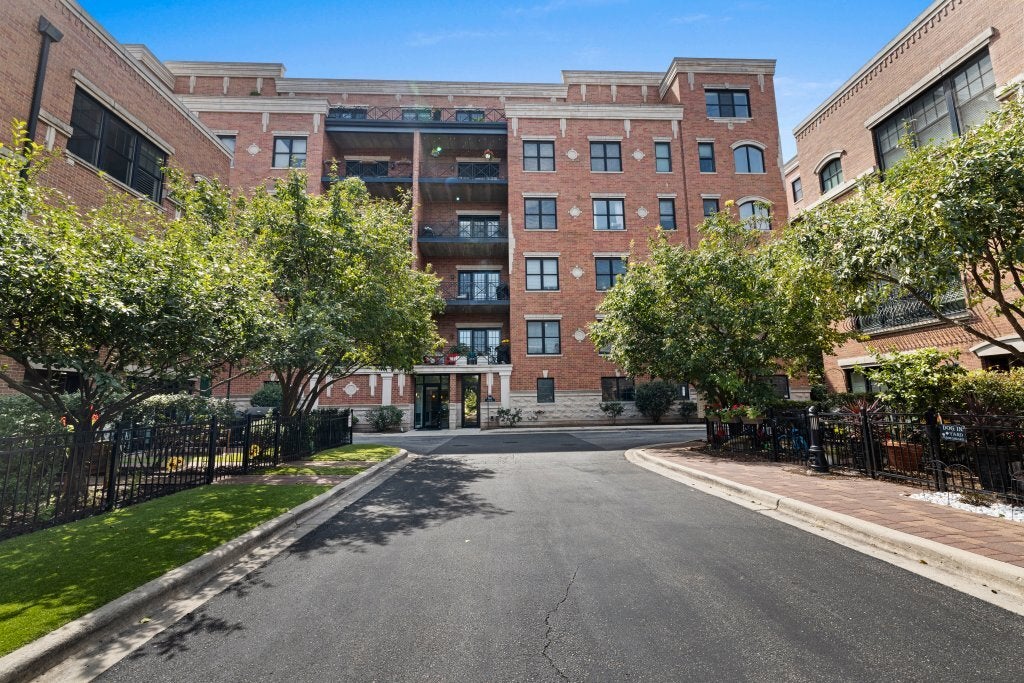 2811 N Bell Avenue 408 — photo