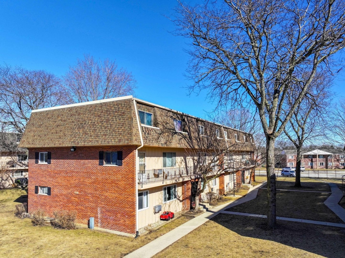2310 Algonquin Road 6 — photo