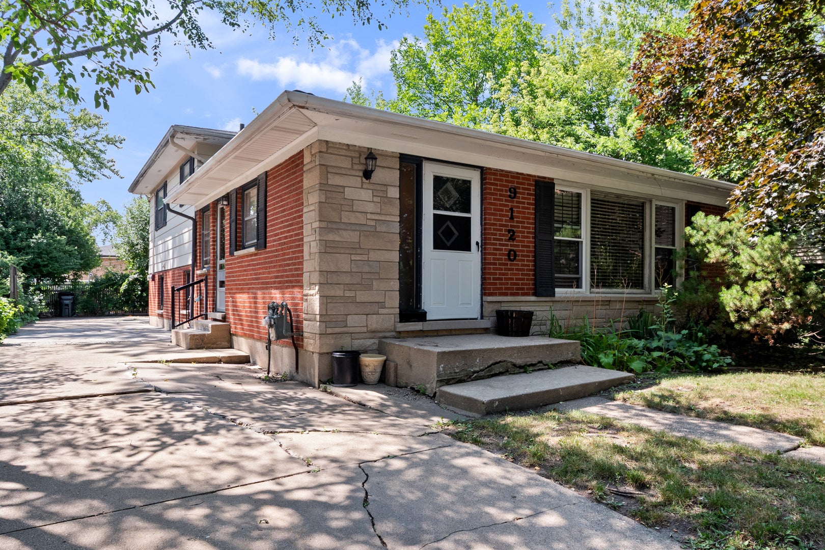 9120 E Prairie Road — photo