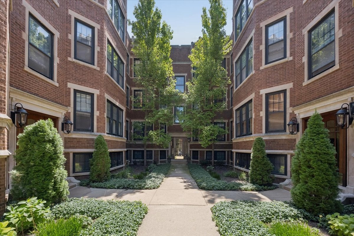 632 Sheridan Square 2 — photo