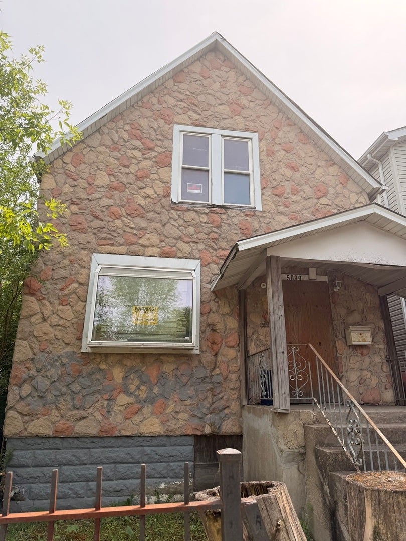 5009 W Chicago Avenue — photo