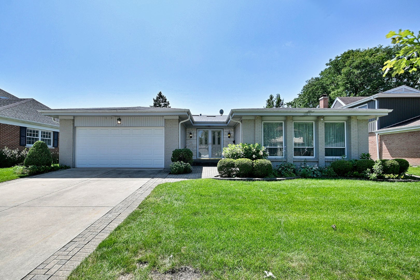 2307 E Sherwood Road — photo
