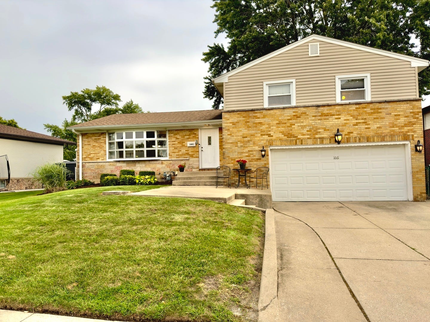 1661 Charleston Court — photo