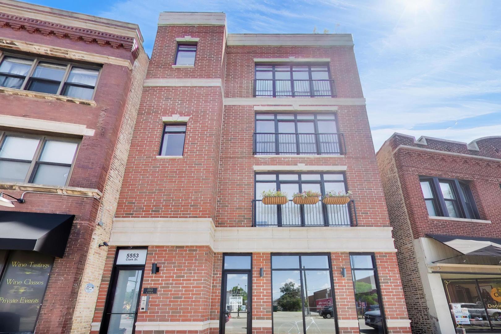 5553 N Clark Street 301 — photo