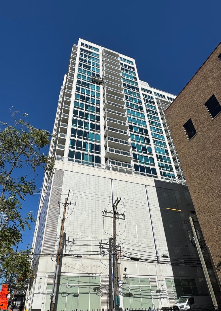 757 N Orleans Street 812 — photo