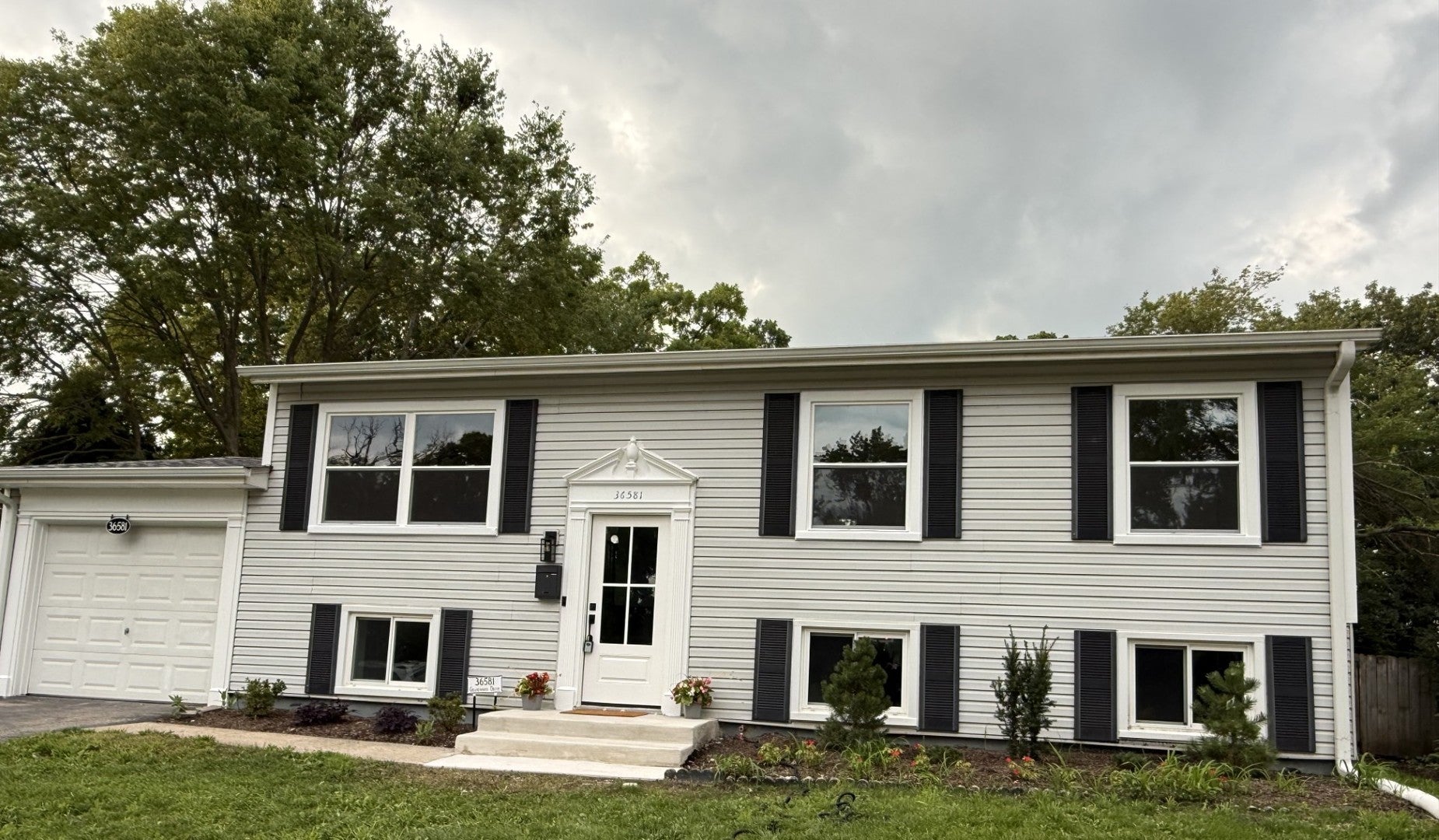 36581 N Grandwood Drive — photo