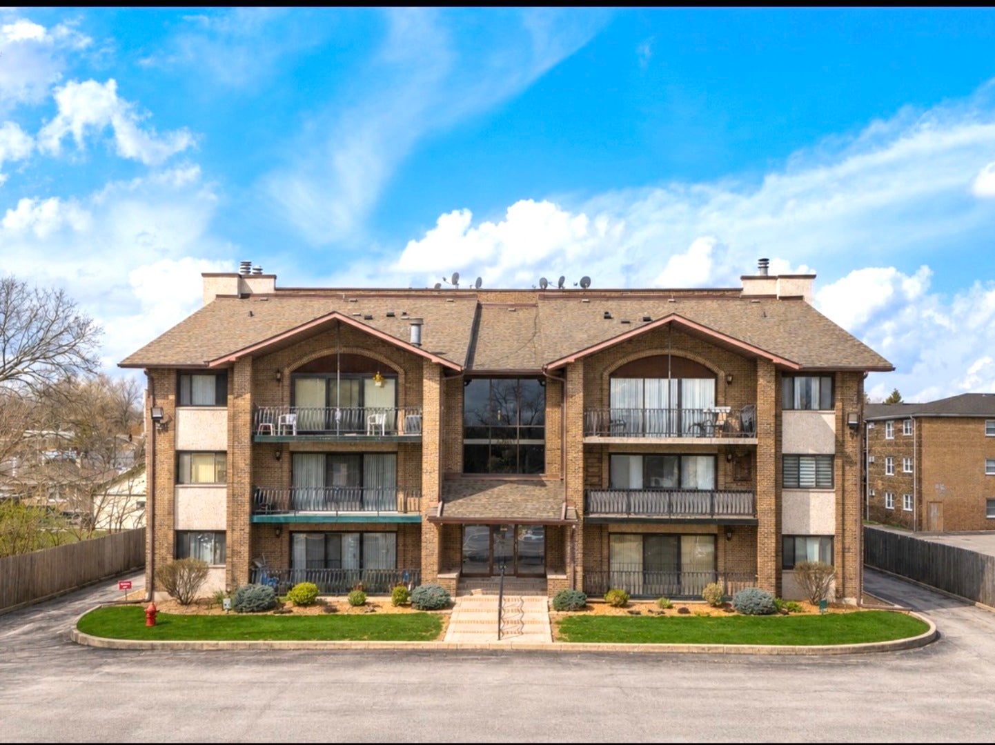 9051 S Roberts Road 205 — photo