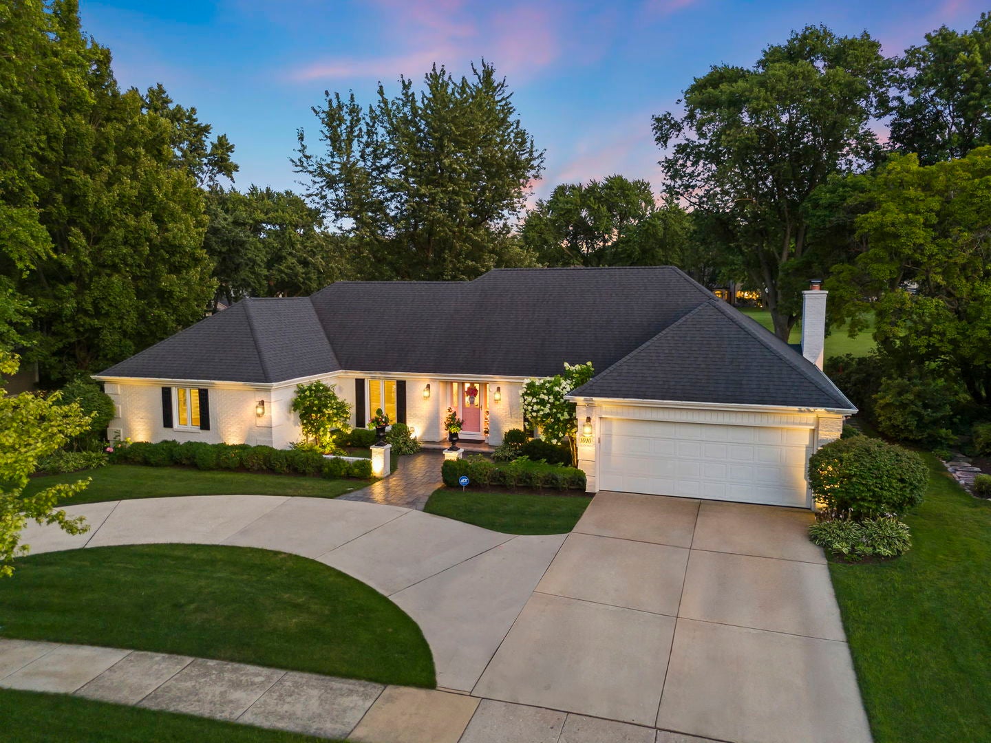 1010 Thunderbird Lane — photo