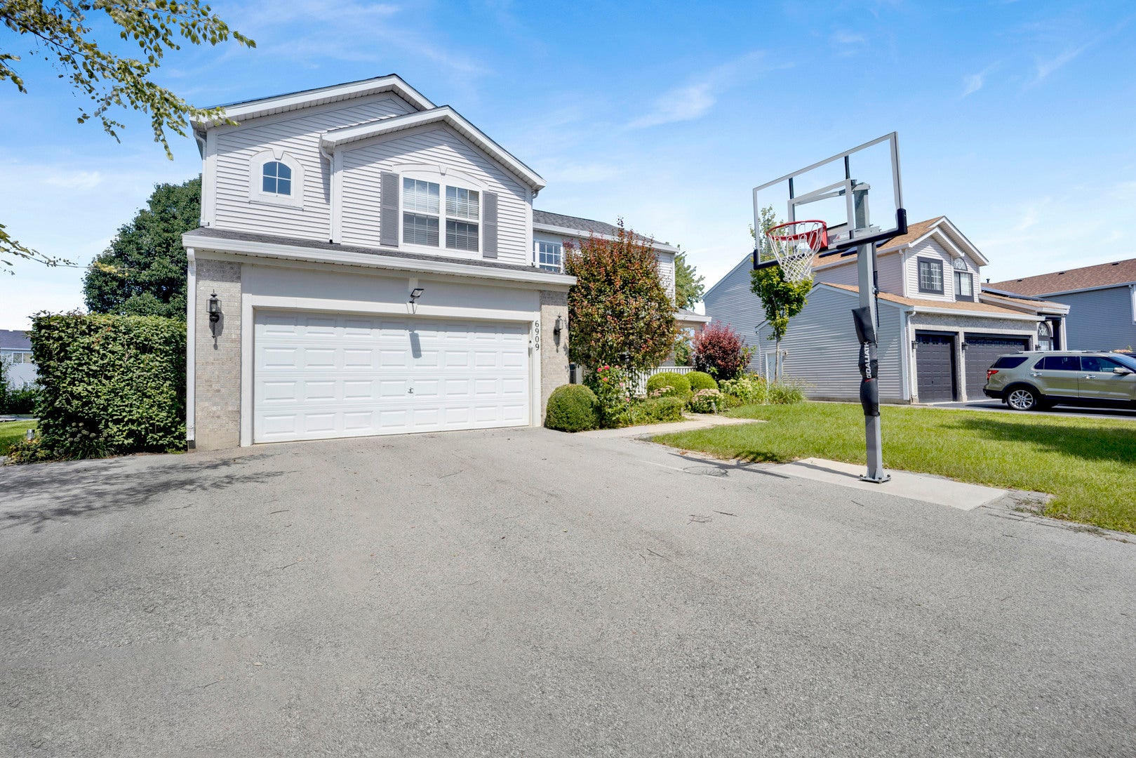 6909 Twin Falls Drive — photo
