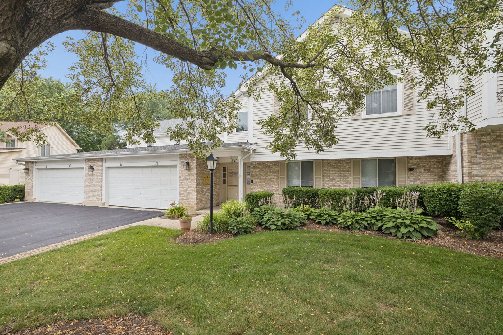 440 Somerset Court D — photo