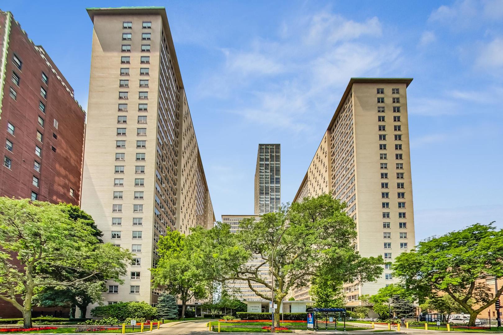 3950 N Lake Shore Drive 2202 — photo