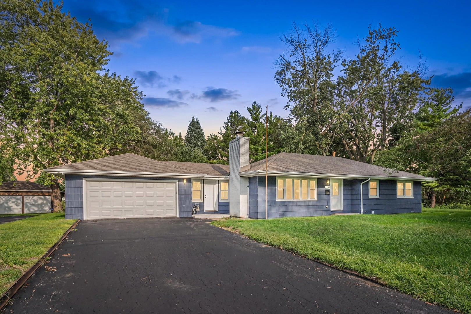 16037 Evans Avenue — photo
