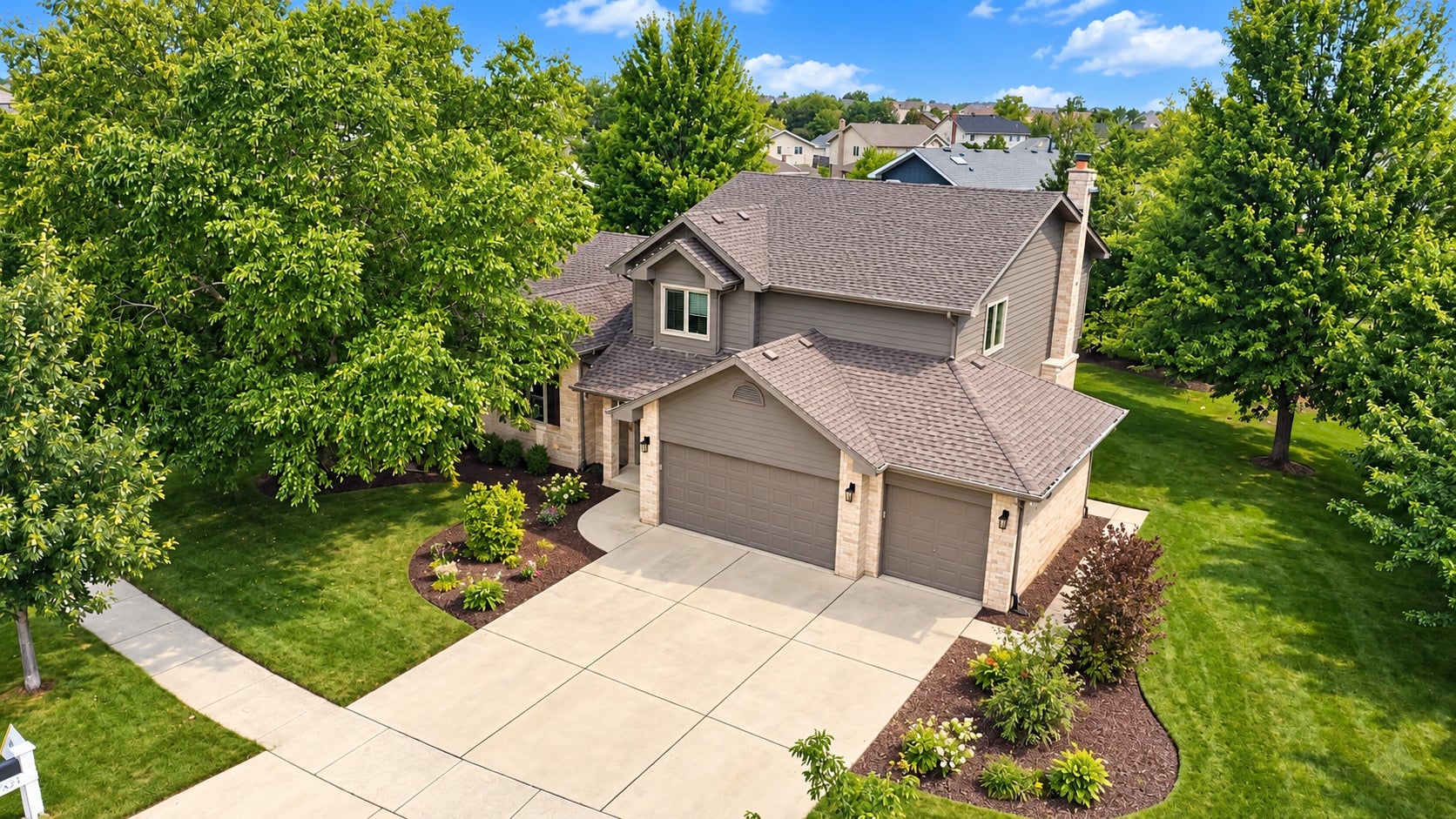 8424 Hollybrook Lane — photo
