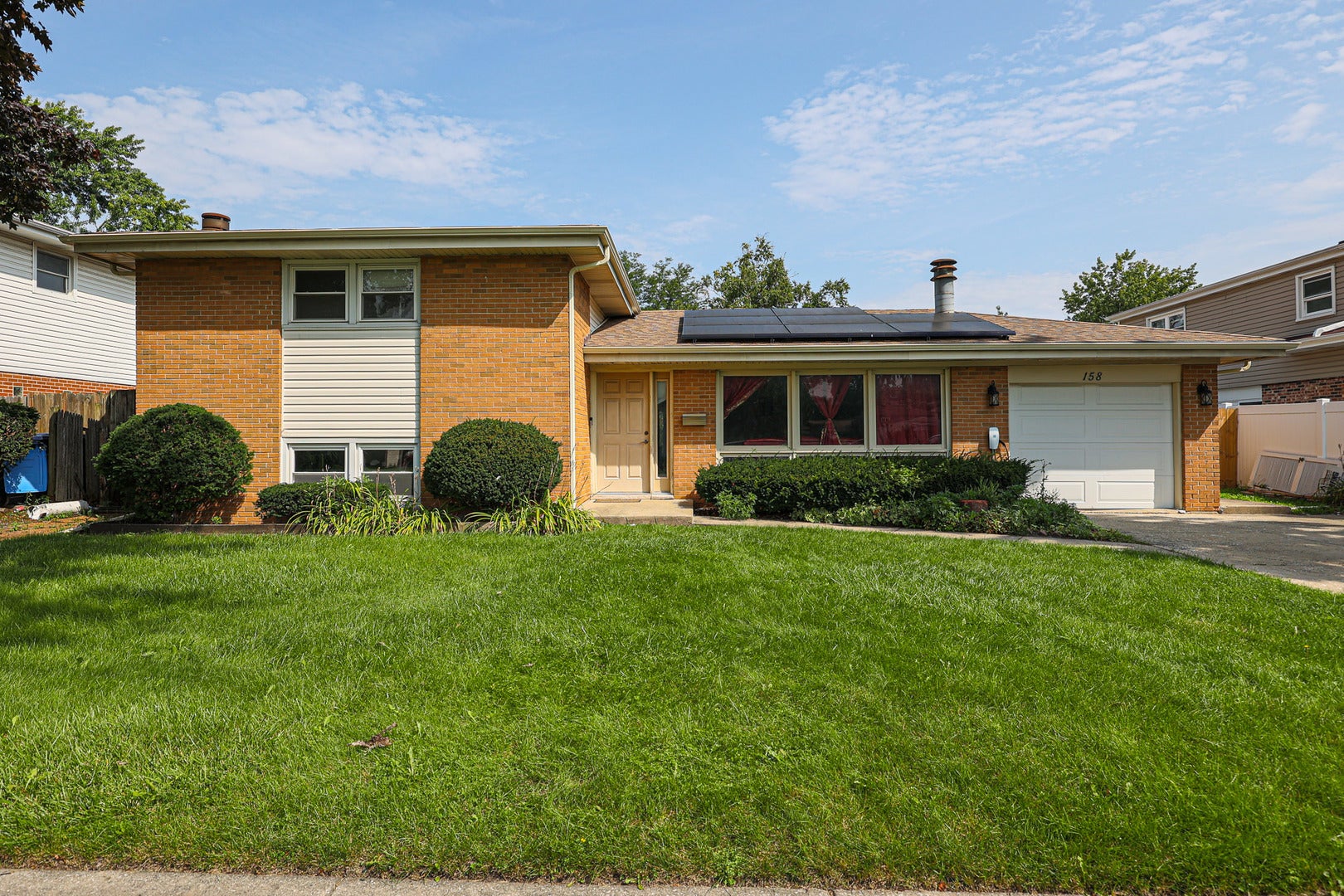 158 W Bradley Street — photo