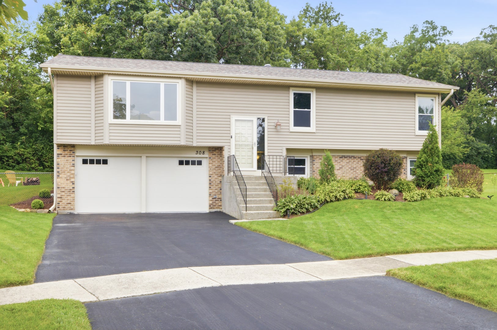 308 Nelson Court — photo