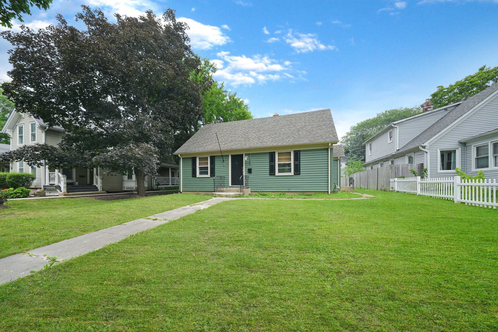 507 W Wesley Street — photo
