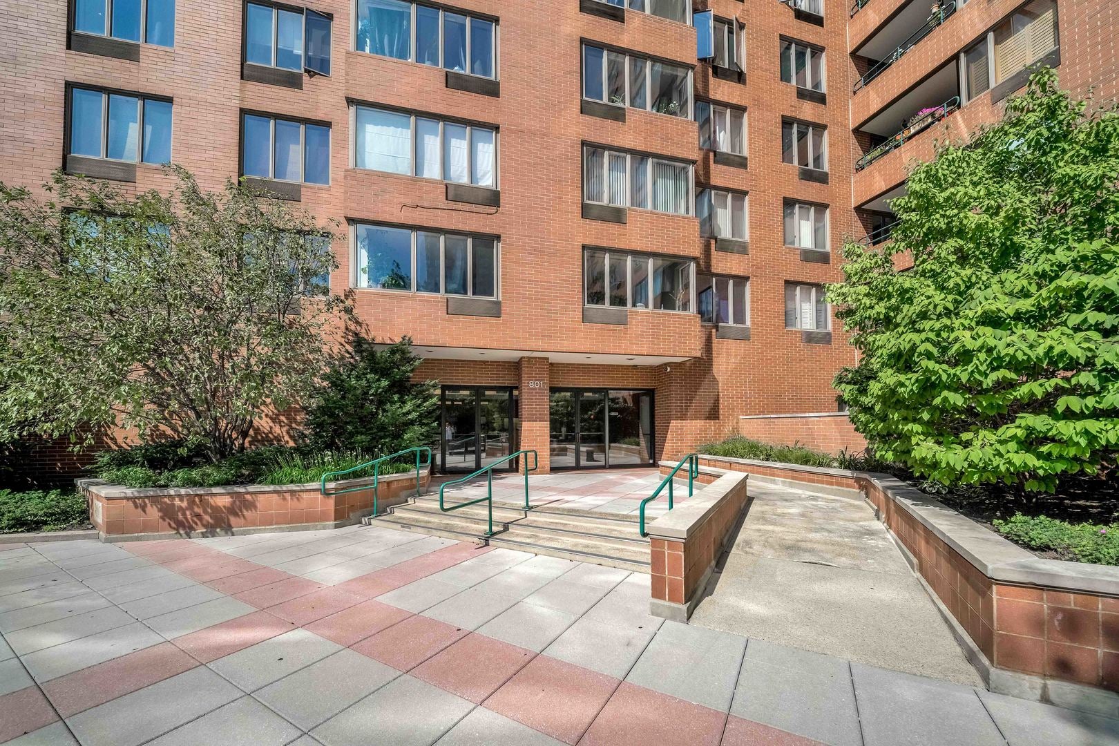 801 S Plymouth Court 701 — photo