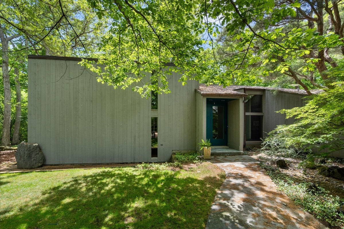 550 S Green Bay Road — photo