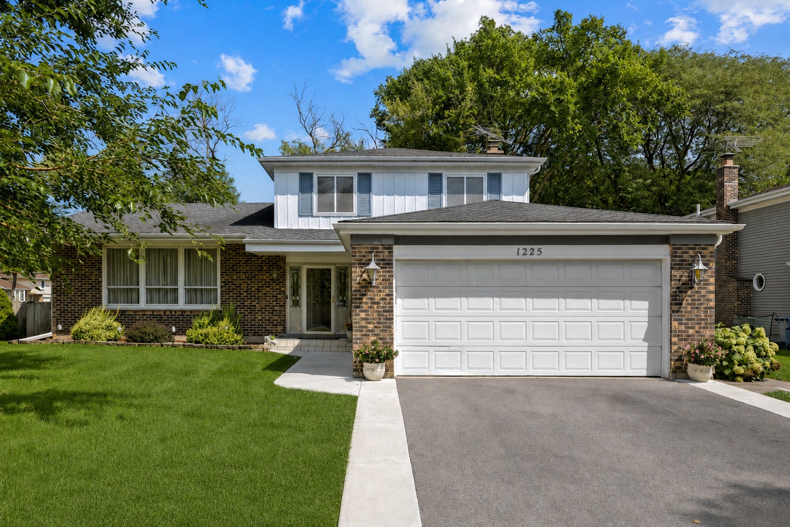 1225 N Basswood Lane — photo