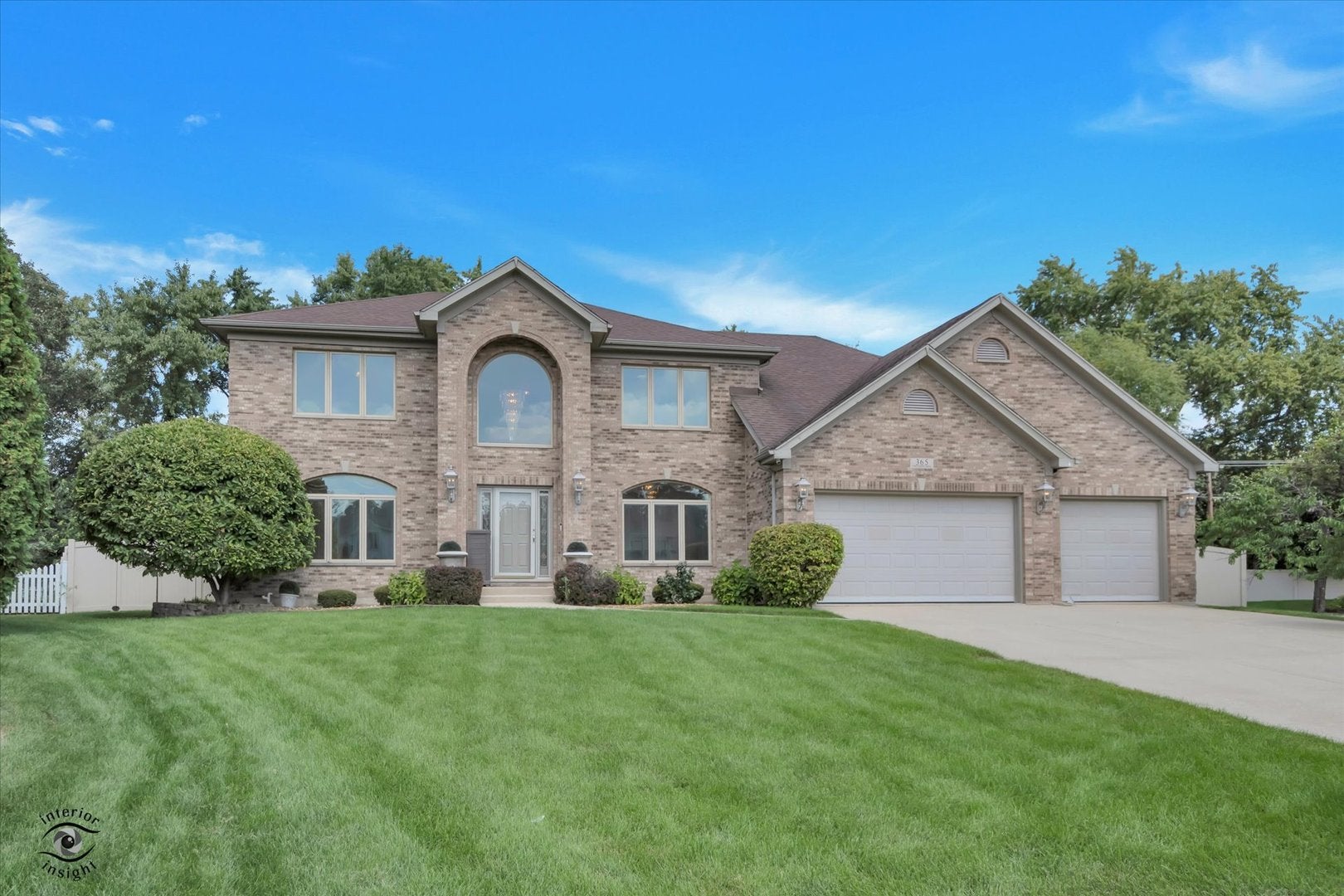 365 Crestwood Road — photo
