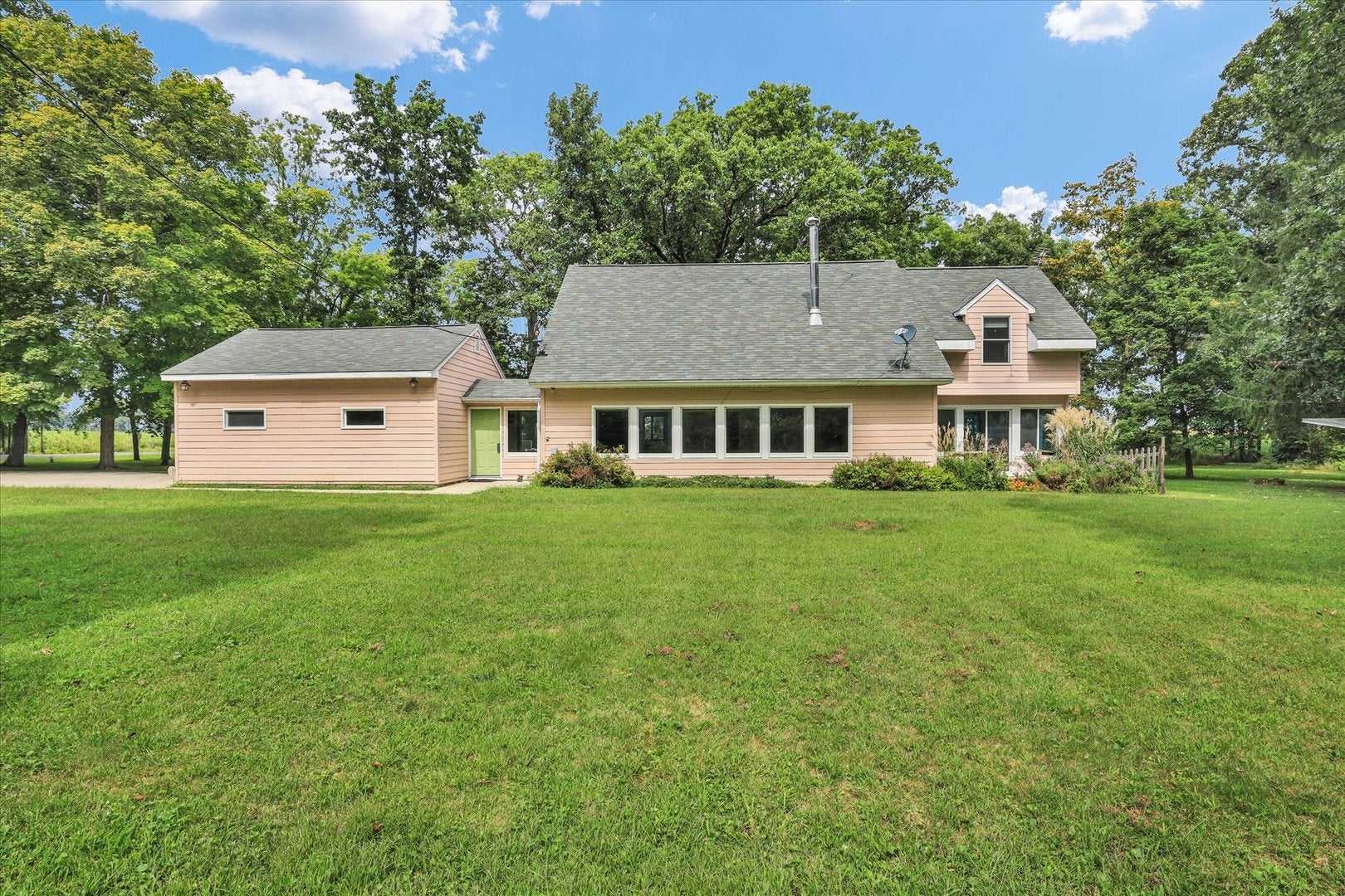 3514 N High Cross Road — photo