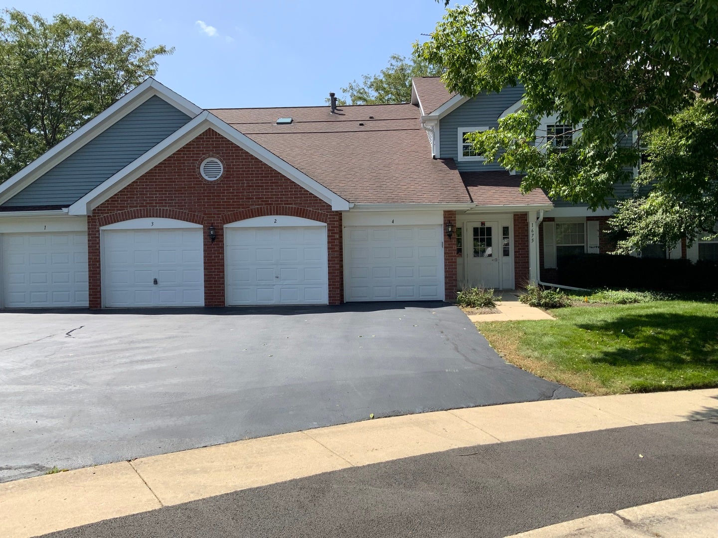 1675 Mansfield Court 3 — photo