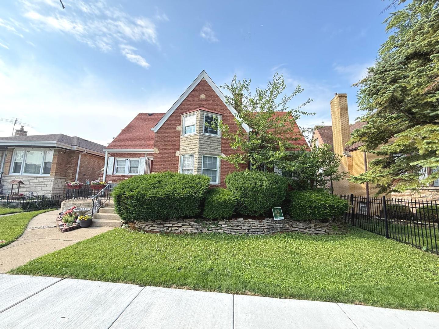 6206 W Barry Avenue — photo