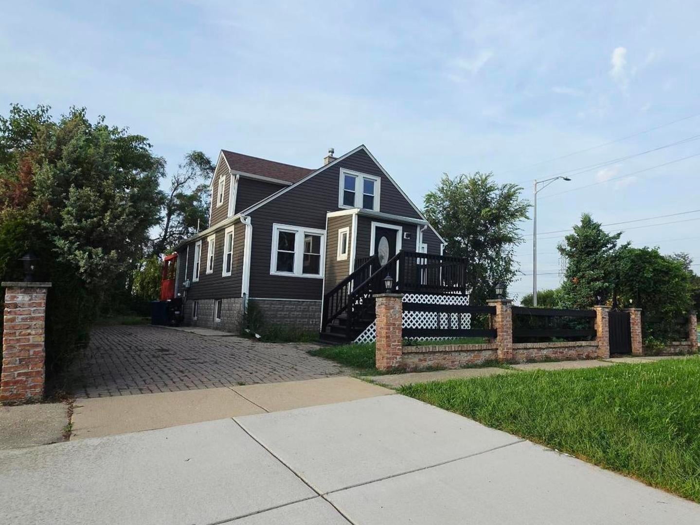 7000 W 71st Place — photo