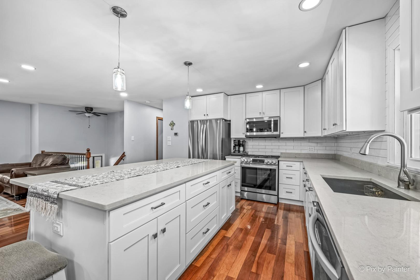 Home in Orland Park, IL 60462 — photo 3