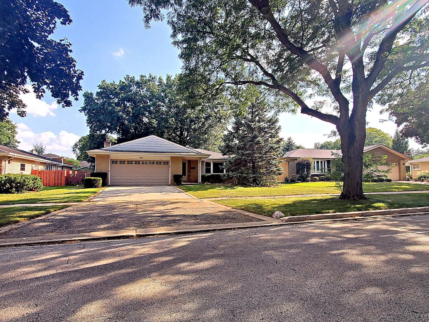 1221 W Lonnquist Boulevard — photo