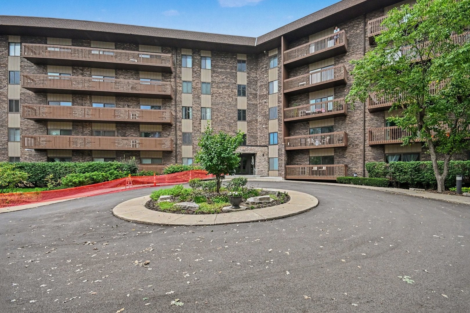 120 Lakeview Drive 519 — photo