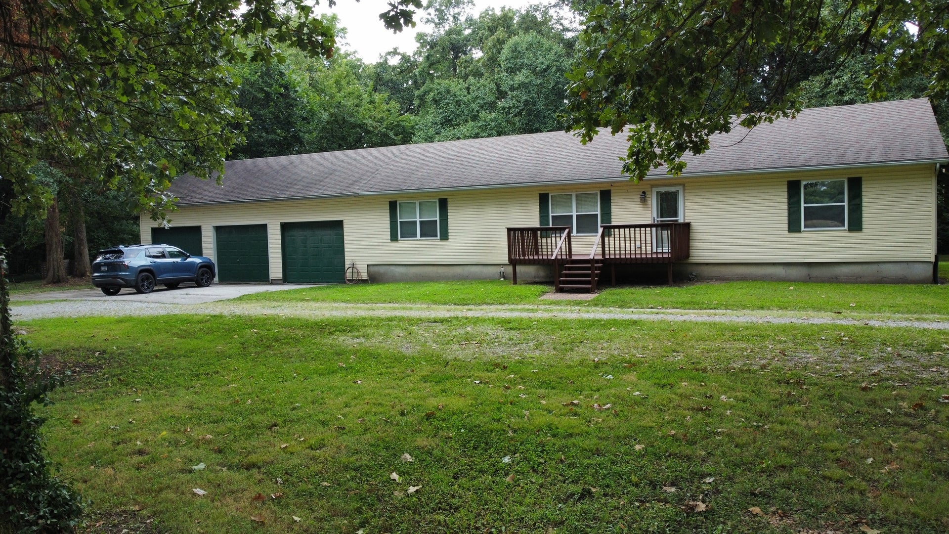 4135 Canal Road — photo