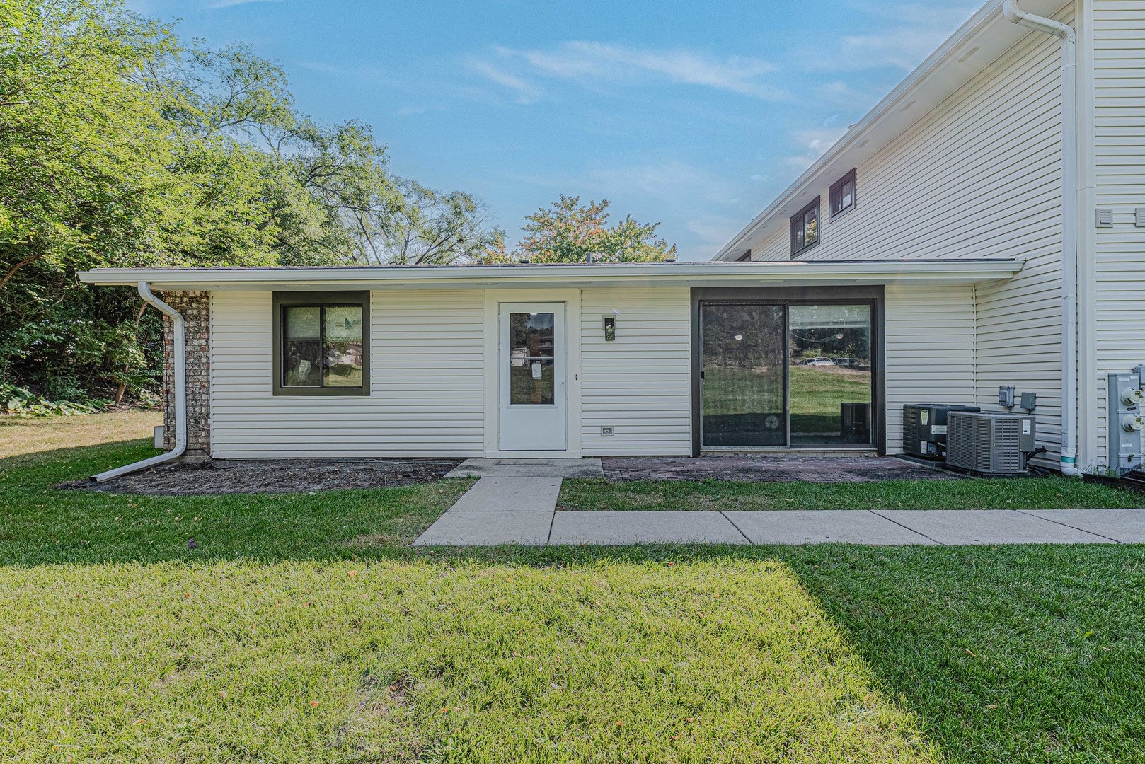 119 Brewster Court B — photo