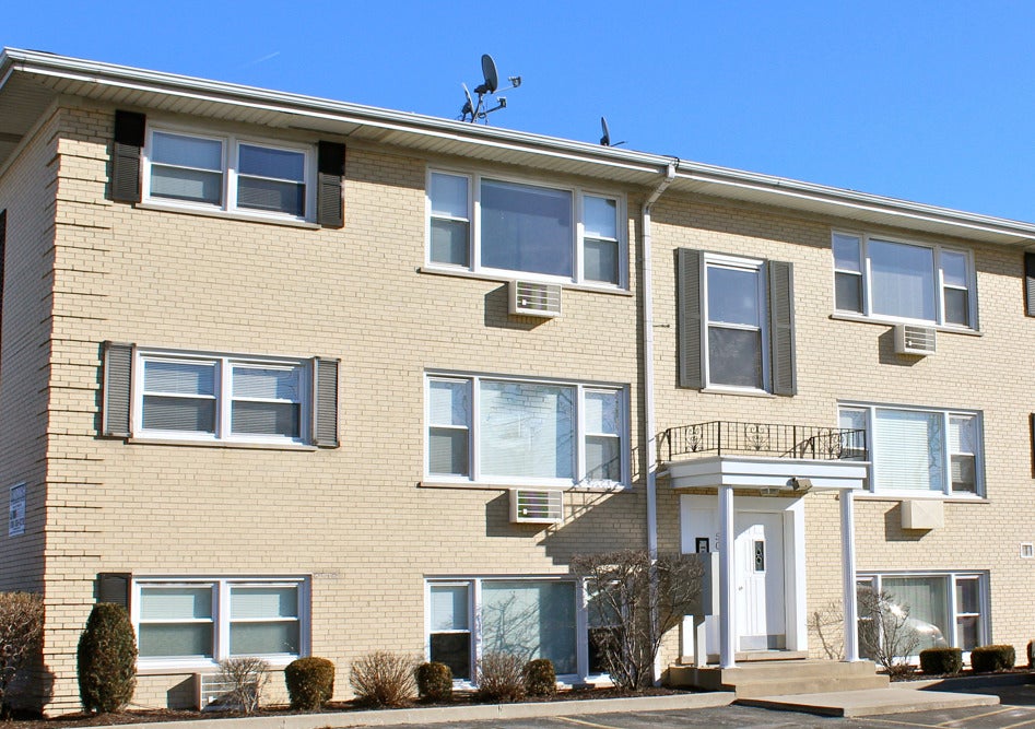 5039 N East River Road 3a — photo