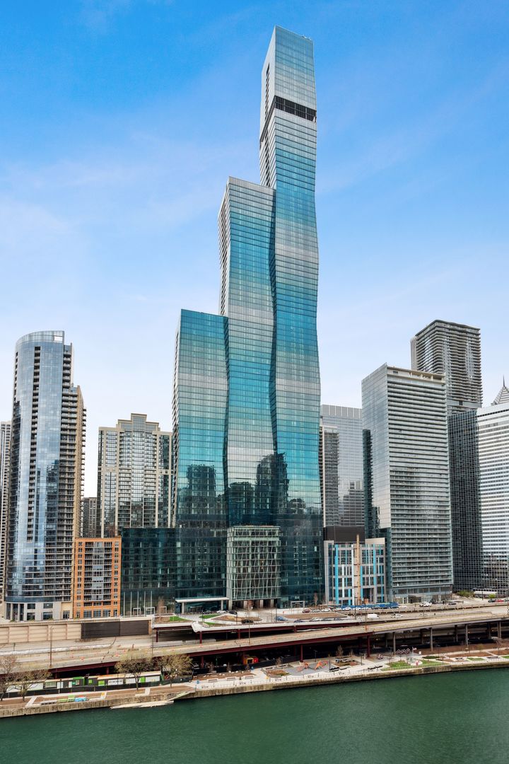 363 E Wacker Drive 2106 — photo