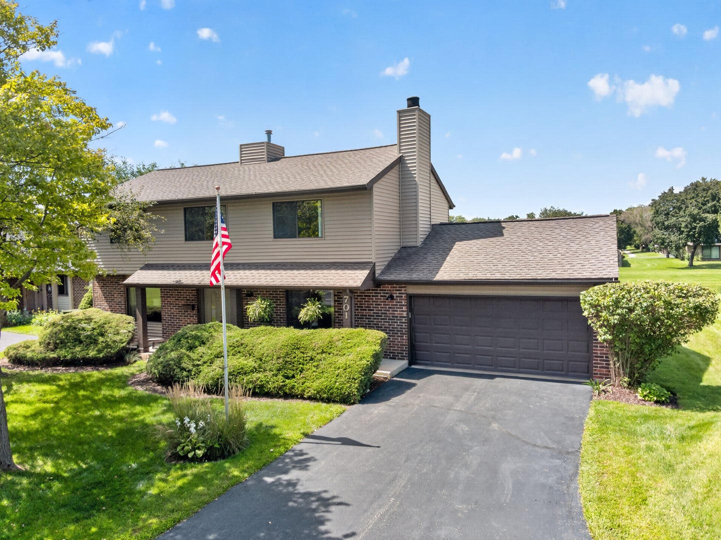 701 Parkview Court — photo