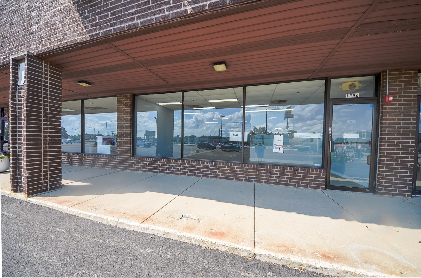 1296 E Dundee Road — photo