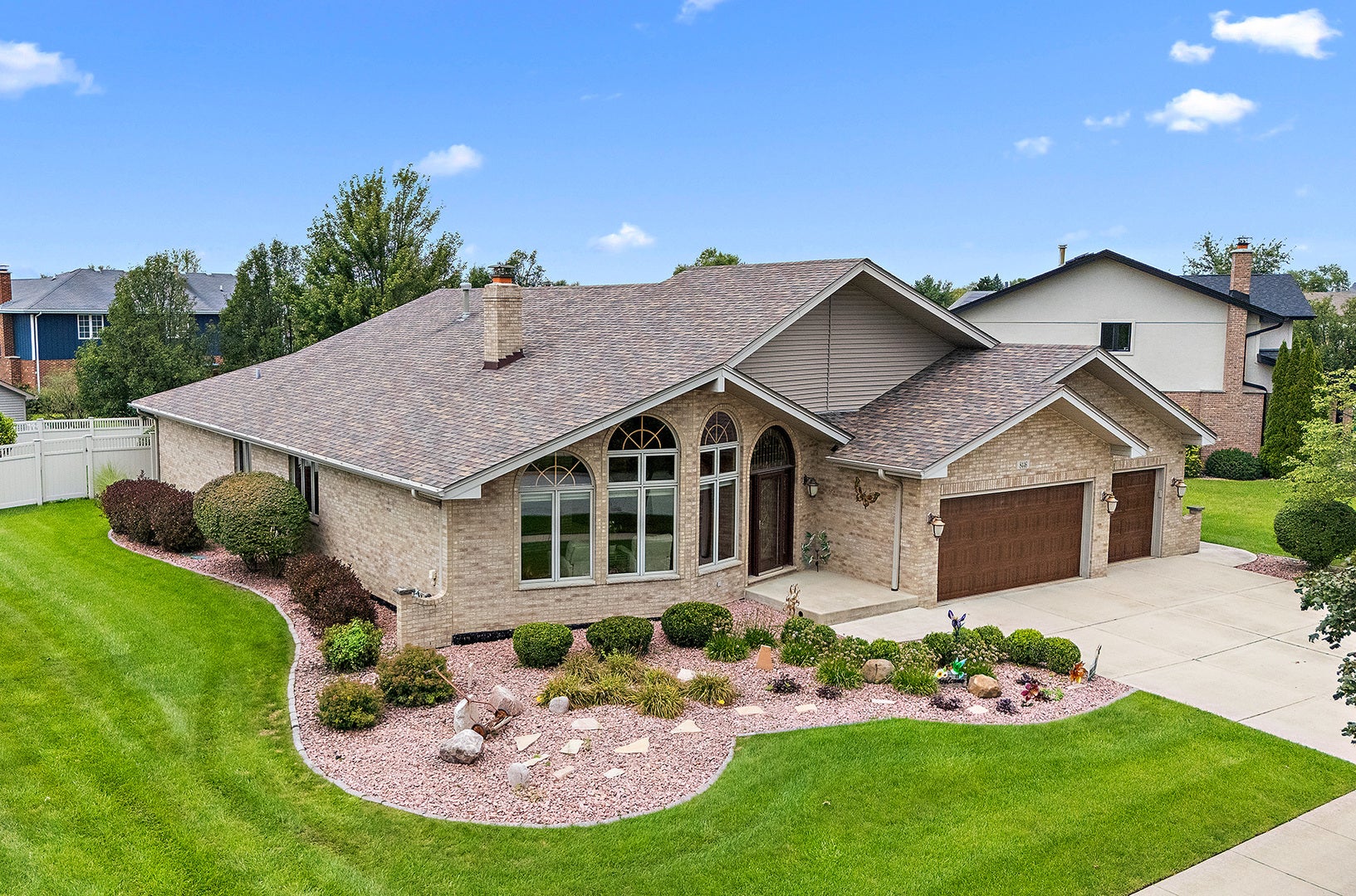 8446 Fairfield Lane — photo