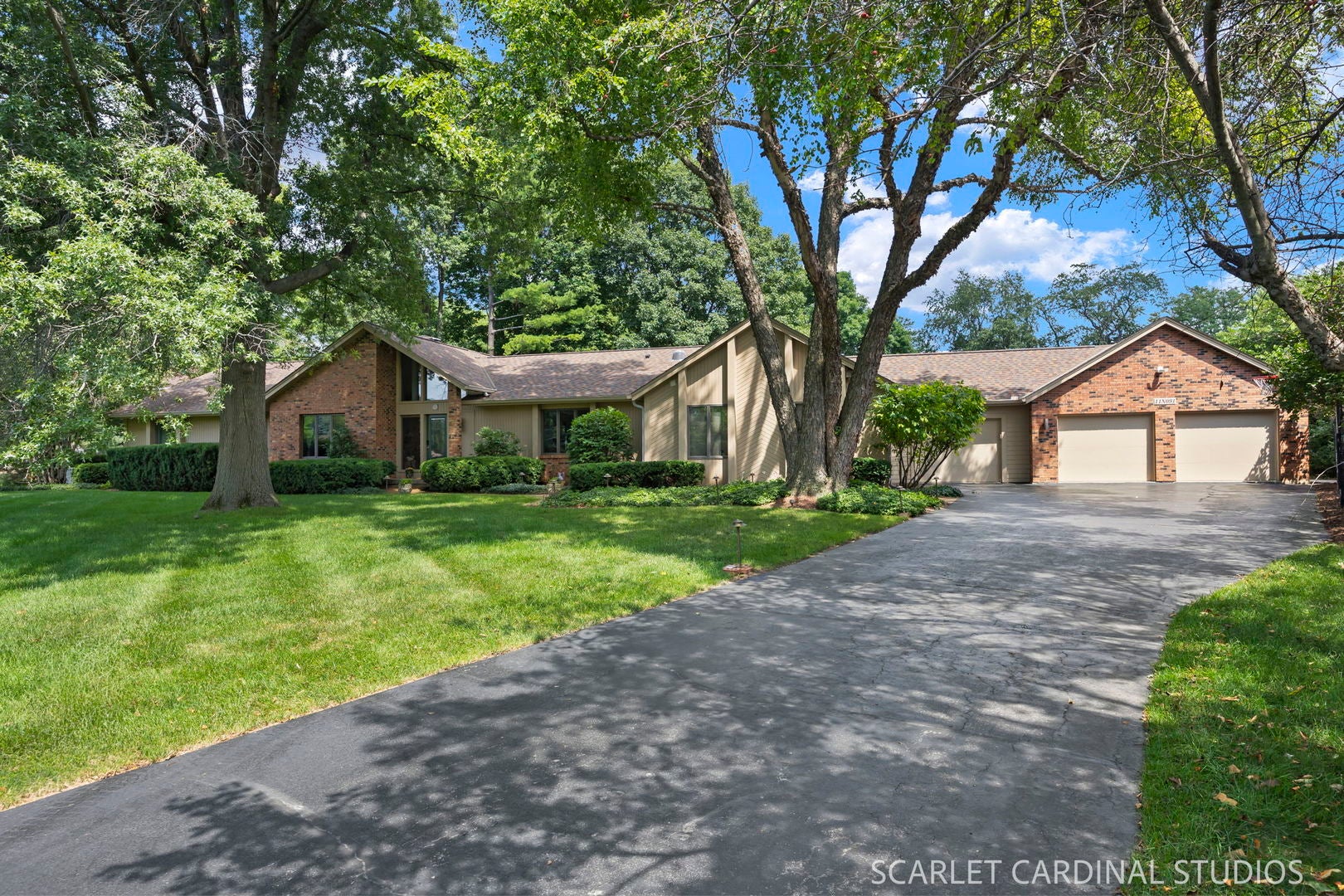 11N091 Johnstown Road — photo