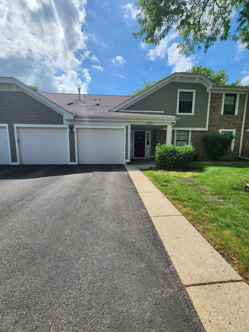 220 Hawthorne Court a2 — photo