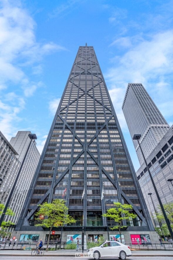 175 E Delaware Place 7207 — photo