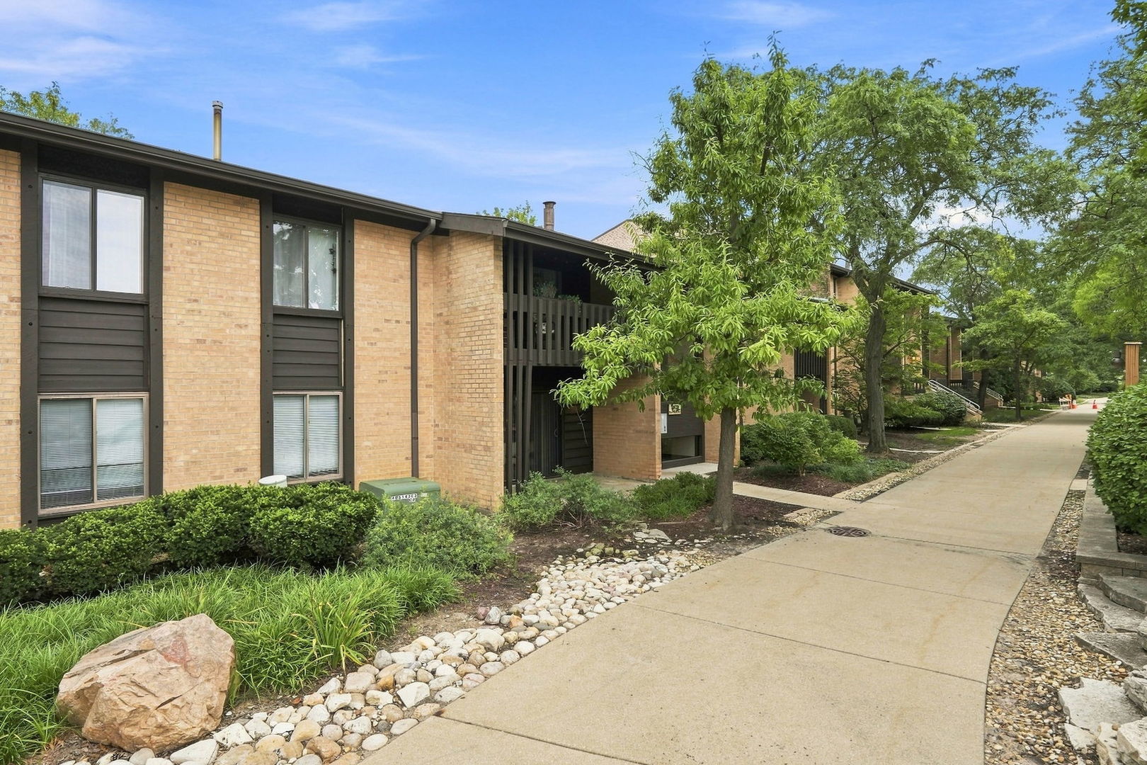 6109 Knoll Wood Road 102 — photo