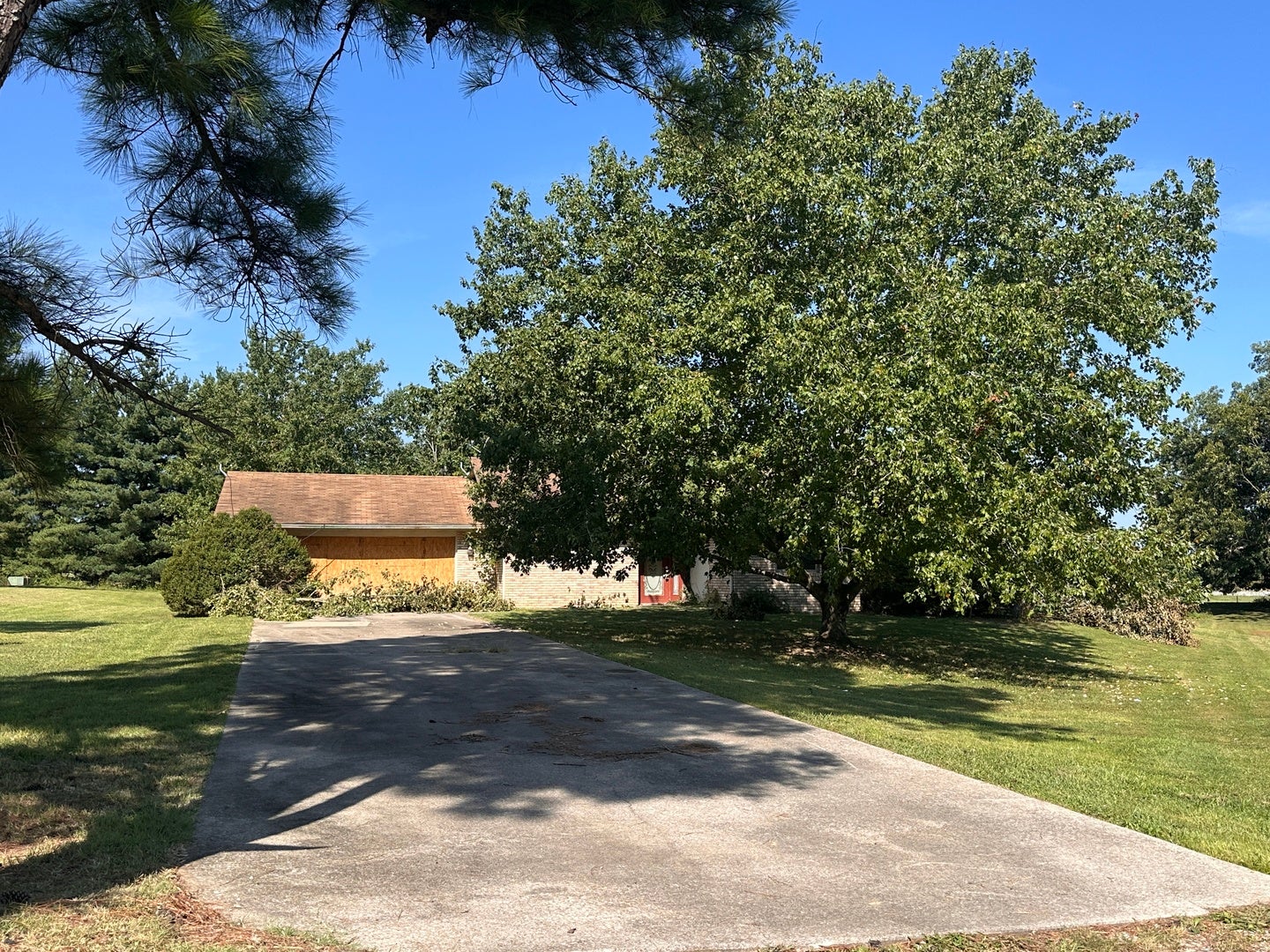 6586 Roberts Road — photo
