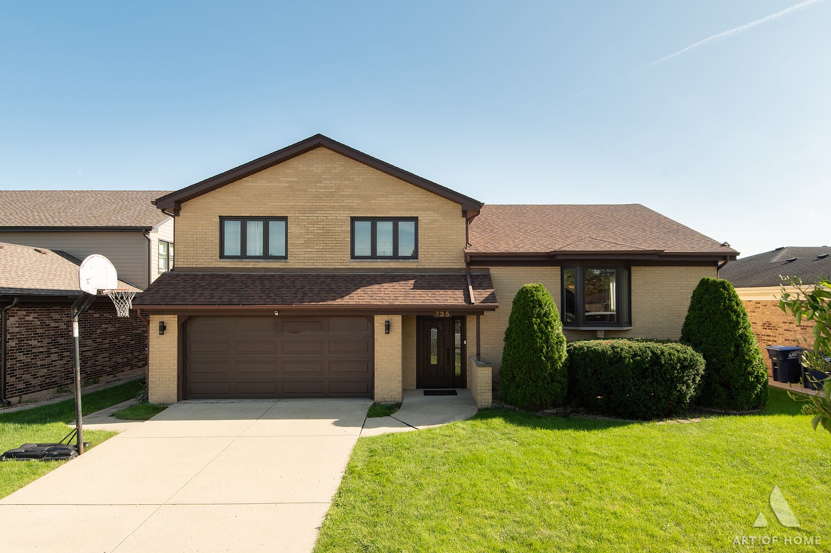 735 Yorkshire Lane — photo