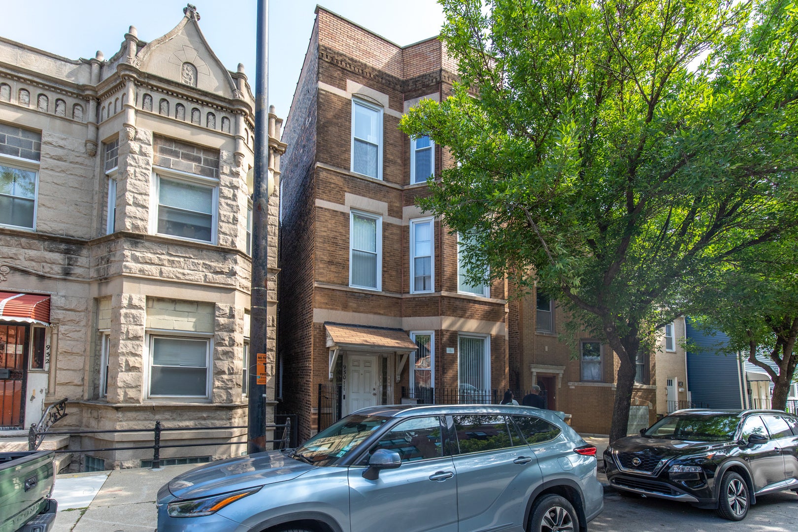 930 W 35th Street — photo